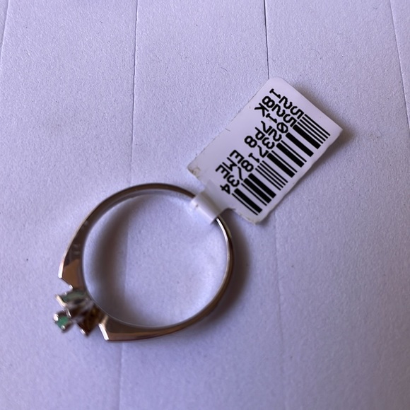 BNWT 18K white gold Round Cut Green Emerald ring band size 8 - Picture 4 of 8